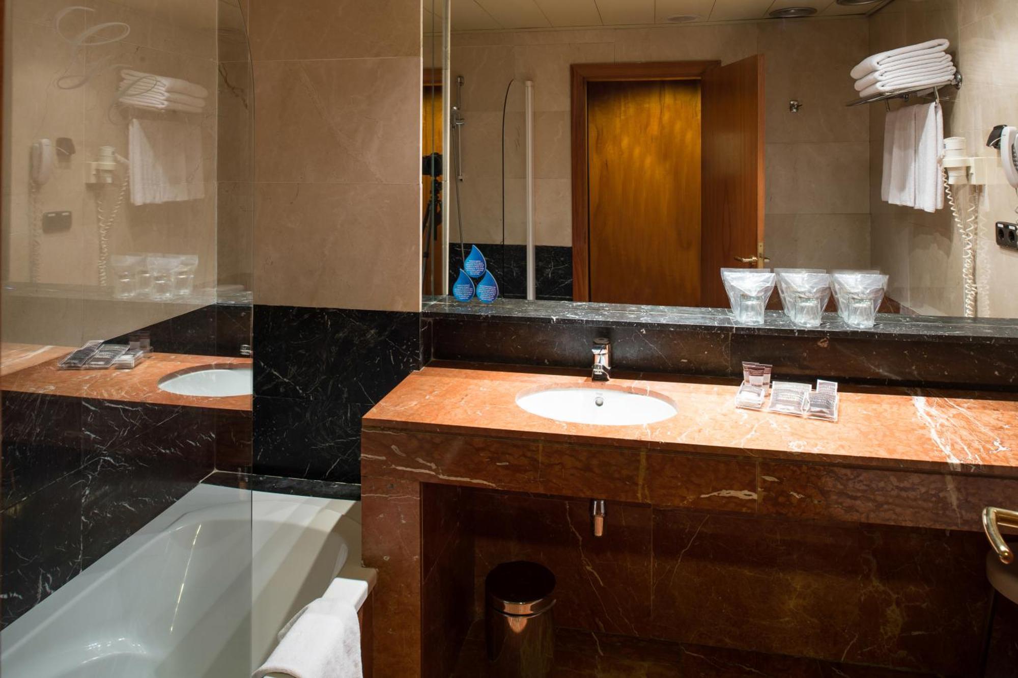 Hotel Catalonia Diagonal Centro 4*